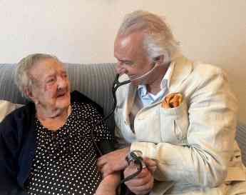 Noticias Salud | Dolores cumple 110 años y entra en el Club de los