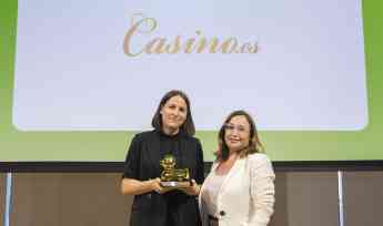 Noticias Nacional | Casino.es recibe el pato dorado en los Premios