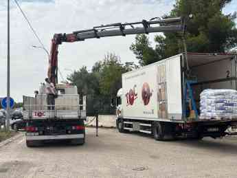 Noticias Madrid | Transporte con camión grúa para mercancías