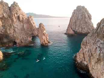 Los Cabos: Epicentro del Turismo de Lujo, Sostenibilidad y Alta Gastronomía en México 2