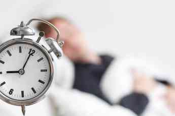 El neurofisiólogo de Policlínica Gipuzkoa, Segundo Ramírez, recomienda desconectar del trabajo horas antes de ir a dormir y 20 minutos de siesta para mantener el tono vital