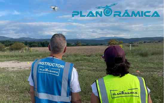 Planorámica: formación integral en pilotaje de drones para todos los niveles