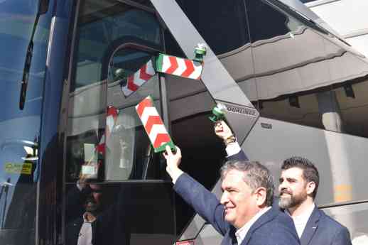 Vectalia refuerza la seguridad vial de su flota con la baliza Led One Connected de Erum Vial