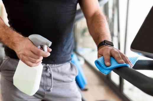 362 veces más gérmenes que un inodoro: cómo evitar que un gimnasio sea un foco de infecciones