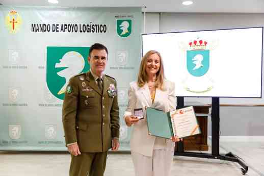 Beatriz López Gil, presidenta de la AEC, nueva Embajadora Marca Ejército por su compromiso con la calidad