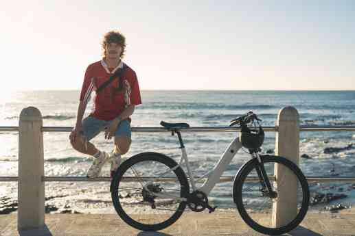La manera más rápida y sostenible de cruzar la ciudad de punta a punta: las e-bikes de Decathlon