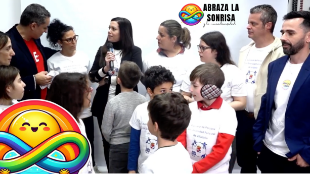 Abraza la Sonrisa: El fenómeno global que está transformando la comunicación sobre neurodiversidad