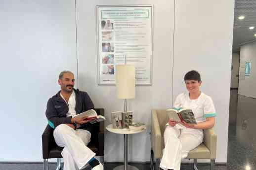 Quirónsalud Bizkaia celebra el Día Internacional del Libro con una acción especial para sus pacientes hospitalizados