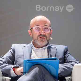 J.D.D. Bornay: "Un crecimiento desordenado del autoconsumo sin acompañamiento normativo ágil son las posibles causas del colapso energético"