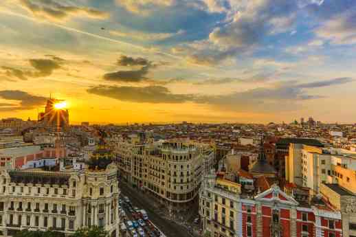 La bajada de tipos de interés impulsa en Madrid la venta de vivienda a cliente final frente a promotores