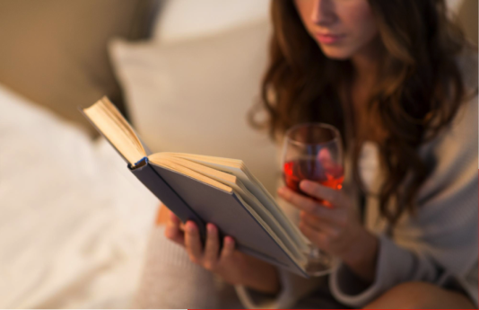Bodegas Obergo recomienda novelas sobre vino para disfrutar este verano con un vino rosado del Somontano