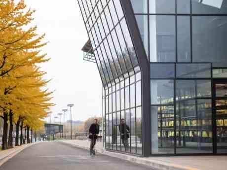 Aluvidal: innovación y eficiencia con muros cortina en proyectos de arquitectura moderna