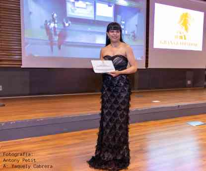 La Dra. Yaquely Cabrera triunfa en los Premios Gladiadores en el Extranjero 2025