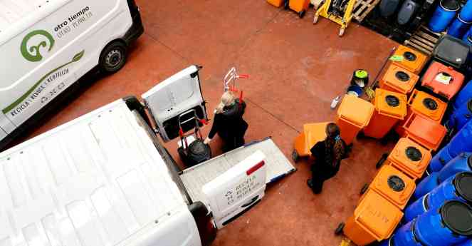 Reciclaje con impacto social: el trabajo de "Otro Tiempo, Otro Planeta" para la inserción de mujeres vulnerables