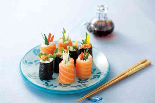 El "sushi" de salmón celebrará su Día Mundial el 18 de junio: un invento noruego que conquistó el mundo
