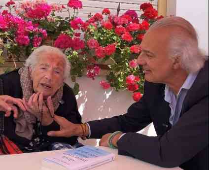 El secreto de la eterna juventud de Teresa a las puertas de sus 112 años lo comparte con el Dr. de la Peña