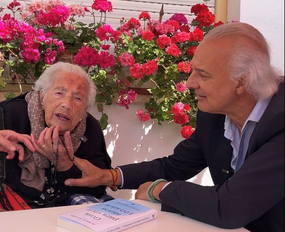 O enigma da eterna juventude: Teresa partilha o seu segredo com o Dr. Manuel de la Peña na véspera do seu 112º aniversário.