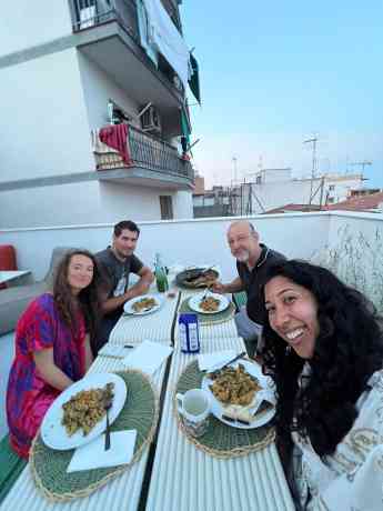 Un coliving autosuficiente revoluciona el barrio de Vista Alegre en Barcelona