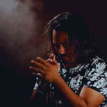 Moncadita fusiona merengue y flamenco en su nuevo single 'Lléname' disponible desde este 18 de julio