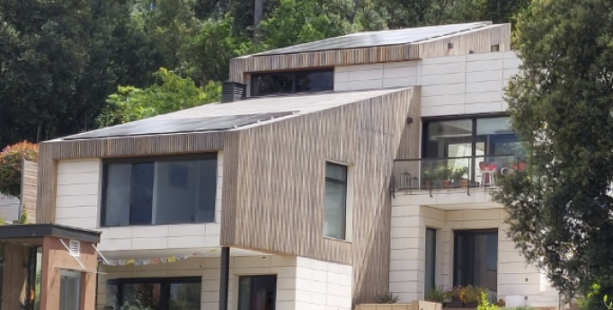 Catalunya consolida el crecimiento del autoconsumo fotovoltaico con un aumento del 38% en potencia instalada en 2024