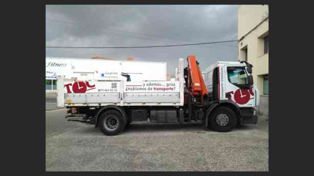 Top Courier incorpora nuevos camiones grúa a su flota para ofrecer soluciones logísticas completas