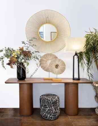 Consolas que marcan tendencia: de muebles auxiliares a rincones protagonistas de este otoño