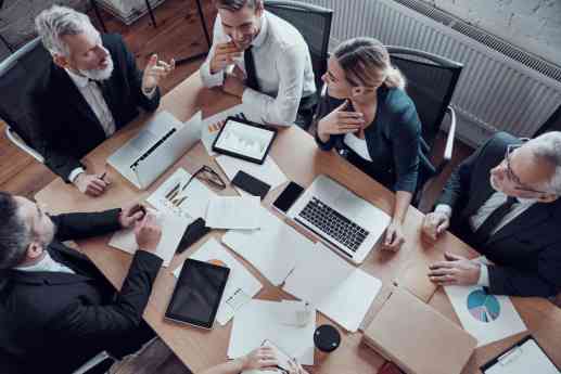 Siete de cada diez CEOs en España reconocen no lograr este verano una 'desconexión total' del trabajo