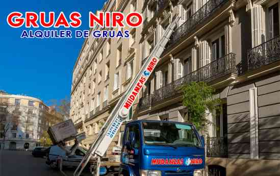 Grúas Niro: soluciones de elevación y logística para Madrid