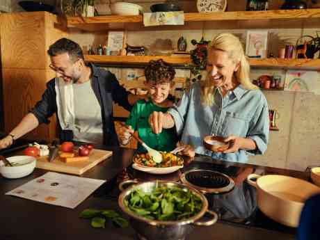 Cenas en peligro de extinción: HelloFresh anima a recuperar el hábito en 21 días