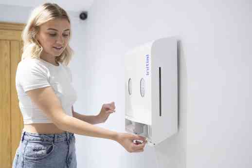Vuelta al cole: 4 razones por las que contar con dispensadores de higiene menstrual en los baños de los centros académicos