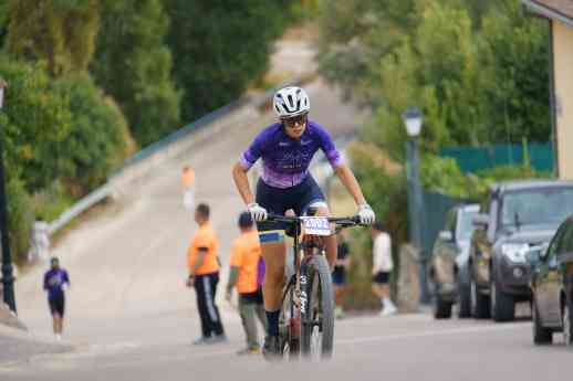 Youssef Issmaili y Beatriz Martínez estrenan el palmarés de Auñón y se proclaman matemáticamente campeones del XII Circuito Provincial MTB