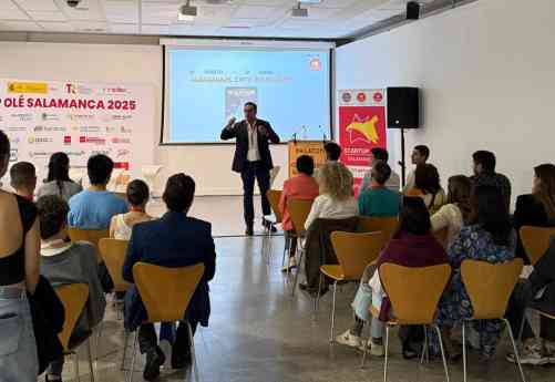Ignacio Campoy, CEO de Formación Universitaria, inspira en Startup Olé Salamanca 2025 con su visión sobre el metaliderazgo