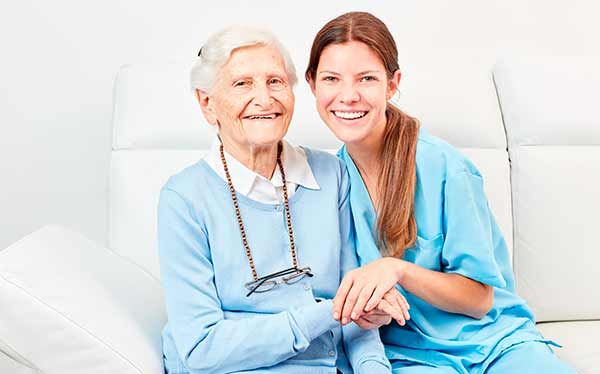 Formación Universitaria lanza su curso preparatorio para obtener el Título Oficial de Técnico en Atención a Personas en Situación de Dependencia