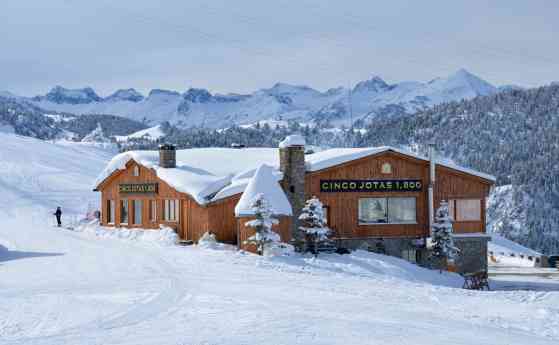 Cinco Jotas Grill Baqueira calienta motores y se prepara para la nueva temporada de esquí
