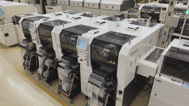 Panasonic digitaliza la producción SMT de DELTEC para una fabricación rápida e inteligente