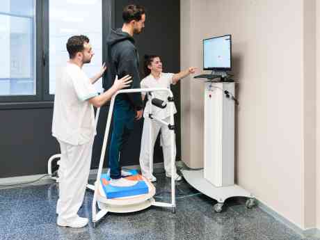 "Preservar el mayor tiempo posible la independencia y la privacidad de personas con enfermedades neuromusculares es una aportación clave de la neurorrehabilitación robótica", explica Sara García Delgado