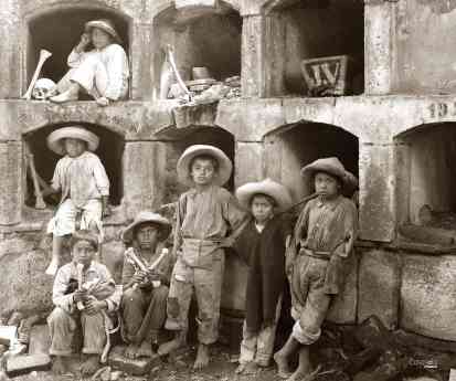La exposición 'México en blanco y negro' reúne fotografía histórica y arte contemporáneo en Madrid