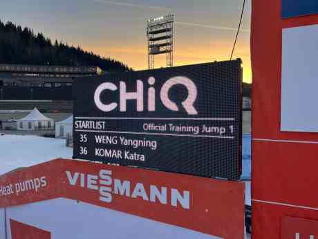 La Copa del Mundo de Salto de Esquí de la FIS se inaugura en Lillehammer con CHiQ como socio oficial