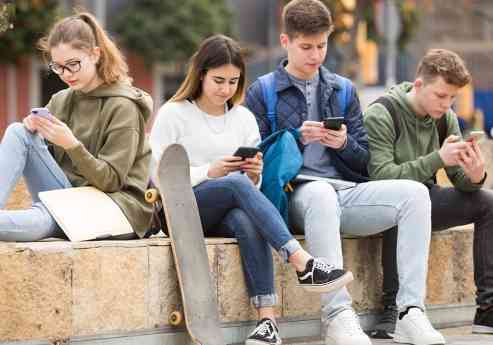 Simp, slay o estar salty: expresiones propias del slang digital de los menores que muchos padres desconocen