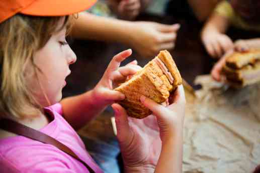 Roll’eat supera las 5.000 toneladas de aluminio evitadas gracias a la sustitución del papel de un solo uso en los almuerzos escolares