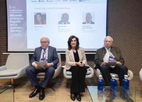 Expertos advierten de un deterioro institucional y reclaman reformas urgentes para evitar una "década perdida" en España