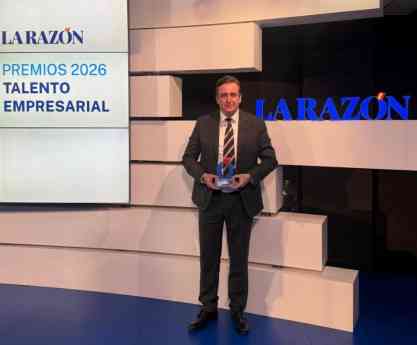 La Razón, distingue a Ignacio Campoy, CEO del Grupo Educativo Formación Universitaria, con el Premio Nacional al Talento en Metaliderazgo