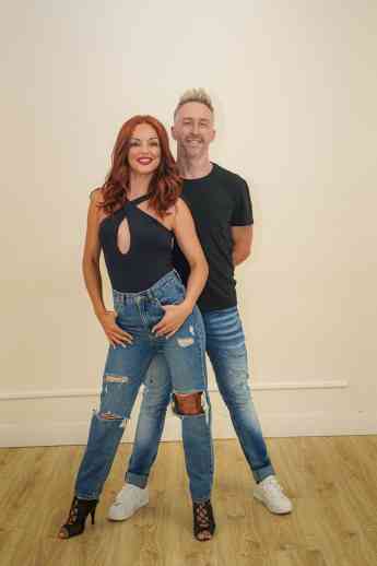  Bachata School: "La bachata y la salsa pueden transformar tu vida mucho más allá de la pista"
