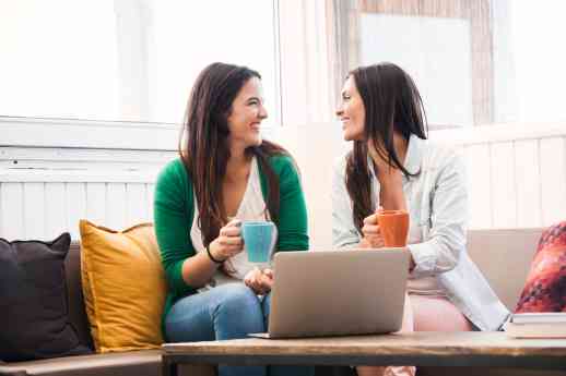 Las mujeres españolas ponen en riesgo su seguridad financiera para priorizar el cuidado de su familia 