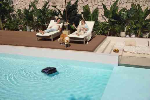 Sale al mercado Beatbot Sora 70, el nuevo robot limpiafondos para piscinas premiado en cinco ocasiones