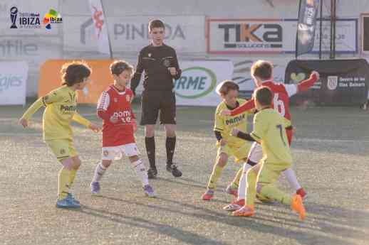 Más de 750 jóvenes futbolistas participan en el Trofeu Fibwi Ibiza de Futbol Base