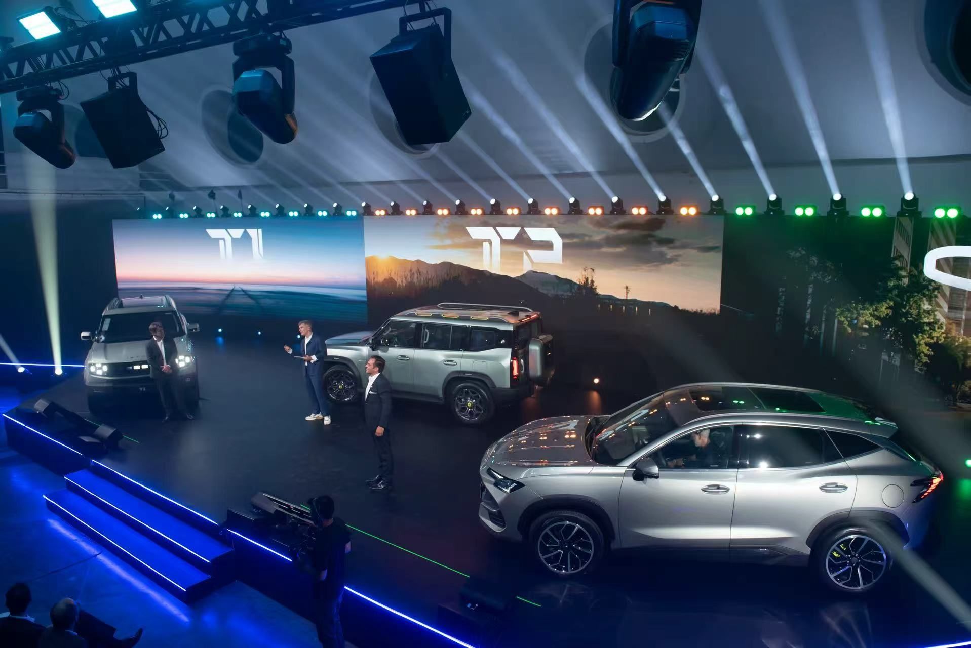 JETOUR estreia no Brasil com linha de SUVs híbridos de peso, iluminando a Terra do Samba