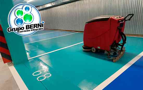Técnicas profesionales para la limpieza de garajes en comunidades de vecinos por GRUPO BERNI