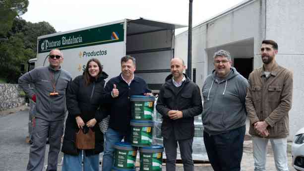 Empresas que dejan huella: Pinturas Andalucía dona 8.000 litros de pintura 'solidaria'