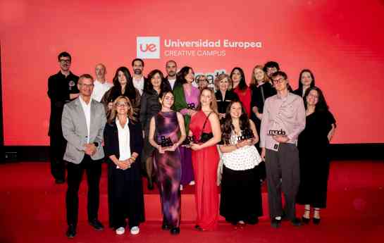 La Universidad Europea otorga un premio honorífico a Sybilla en la II Edición de Los Creative Campus Awards